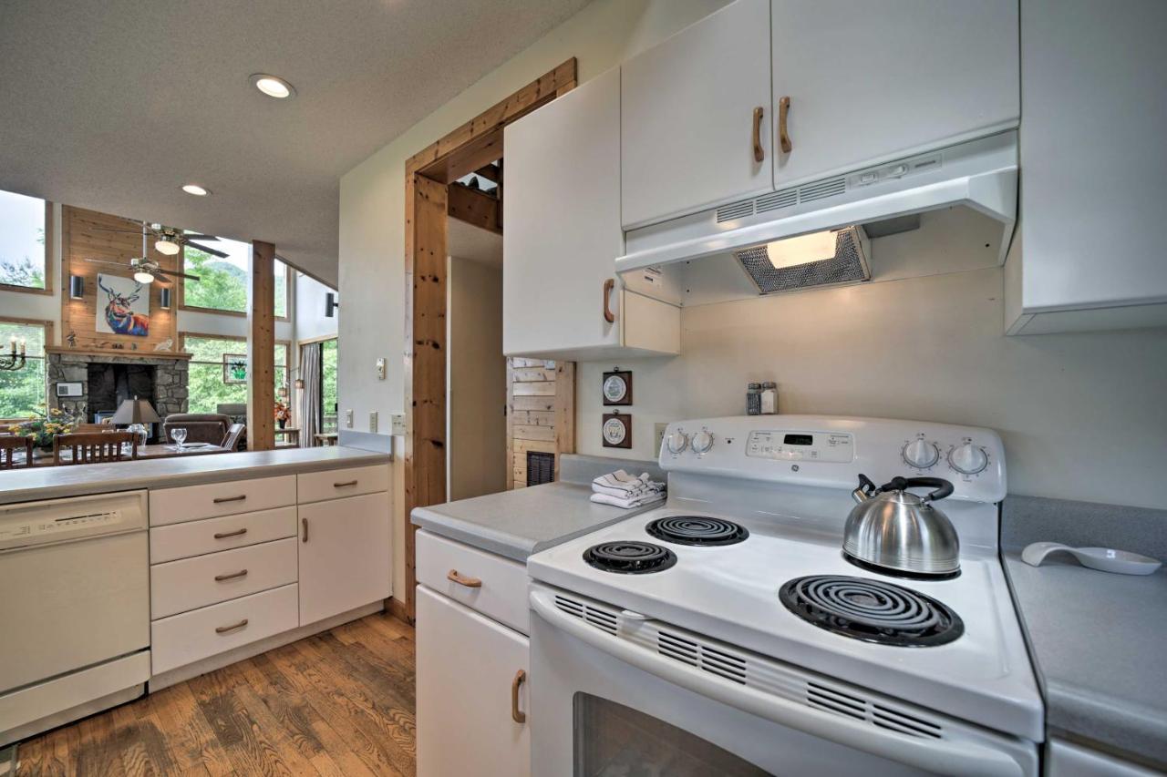 Vibrant Bryson City Home With Mtn Views And Deck! Εξωτερικό φωτογραφία