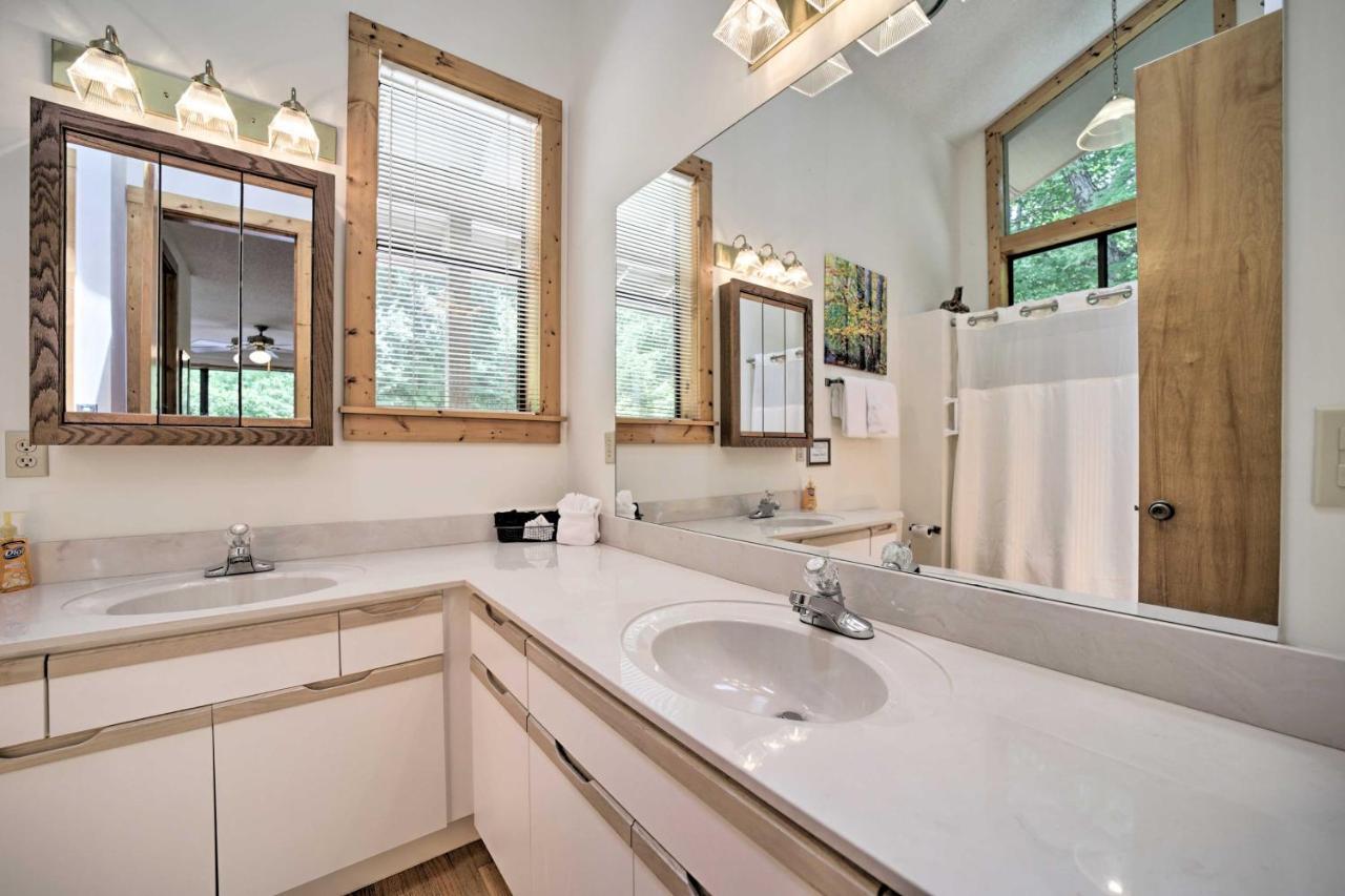 Vibrant Bryson City Home With Mtn Views And Deck! Εξωτερικό φωτογραφία