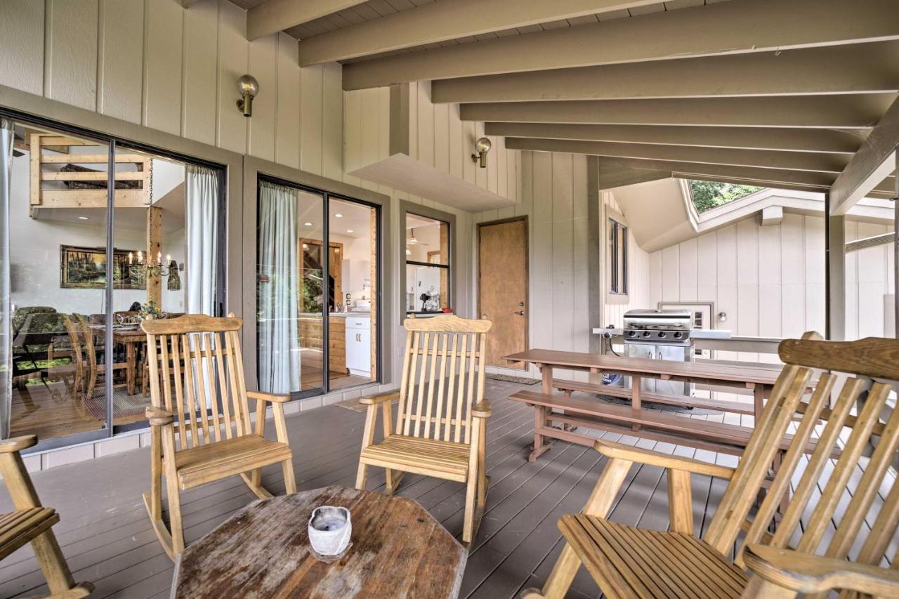 Vibrant Bryson City Home With Mtn Views And Deck! Εξωτερικό φωτογραφία