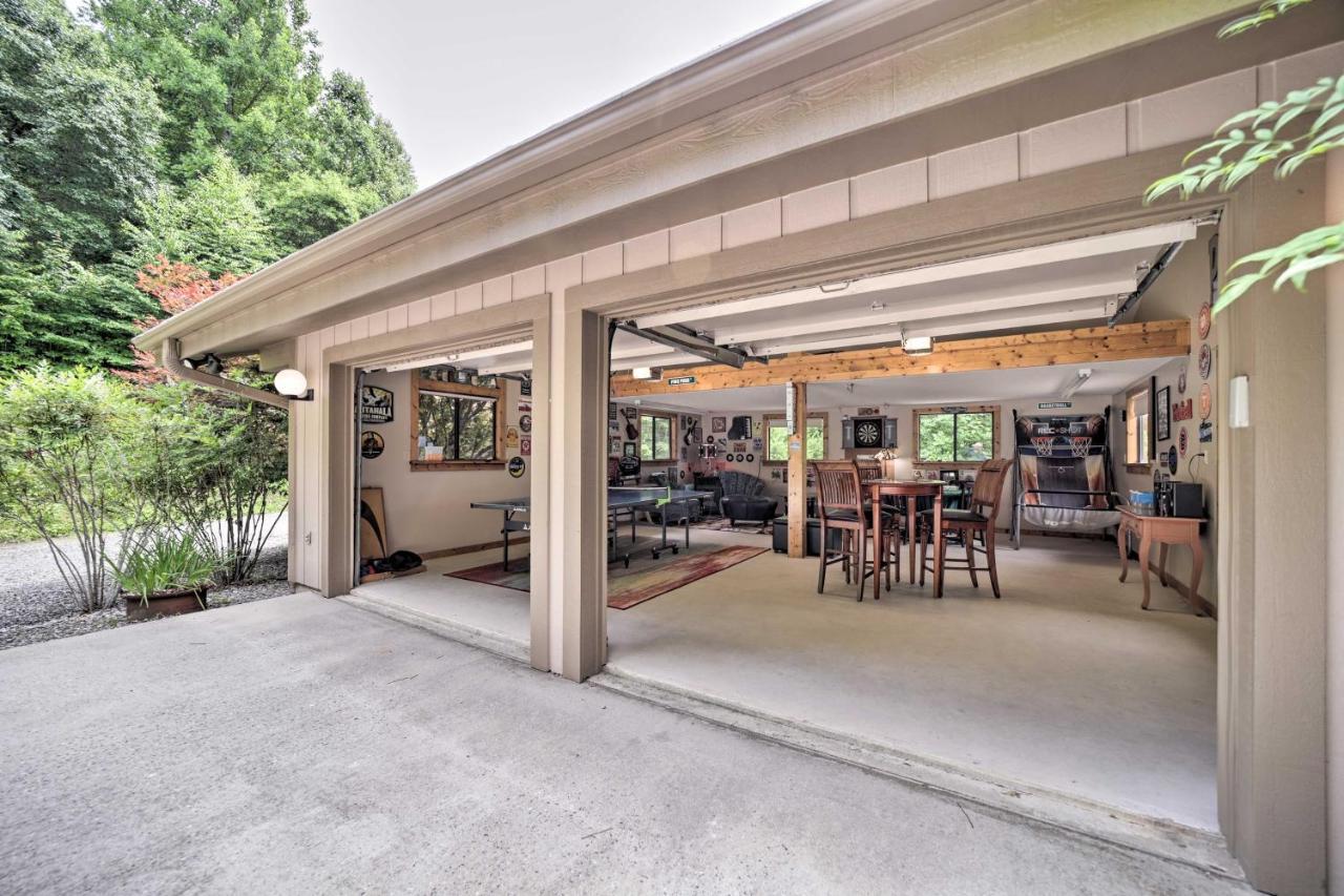 Vibrant Bryson City Home With Mtn Views And Deck! Εξωτερικό φωτογραφία